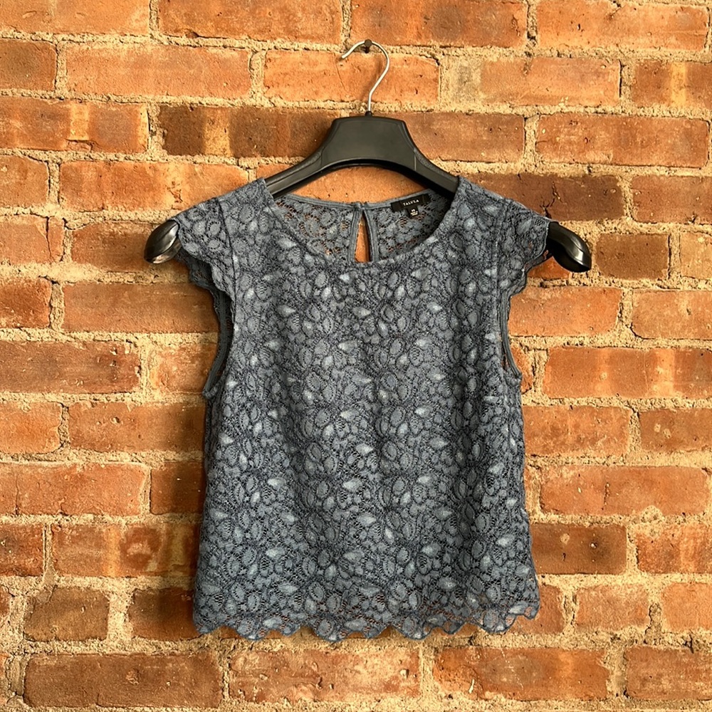 Aritzia (Talula) Women's Short-Sleeve Blouse